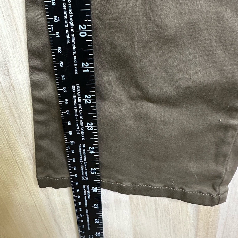 EVEREVE Larissa Cropped Cargo in Fatigue size 26 - Picture 14 of 14